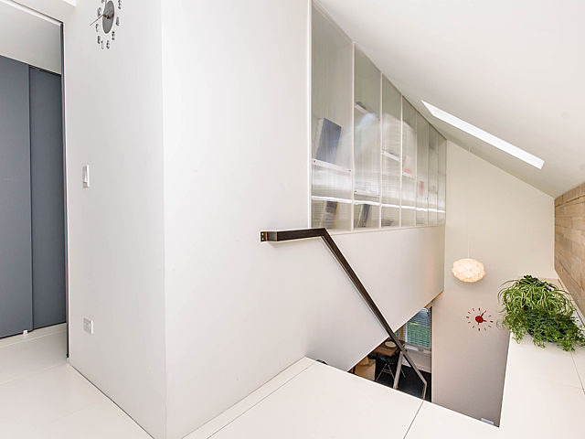3027 N Gresham Ave, Chicago, IL 60618 photo 15