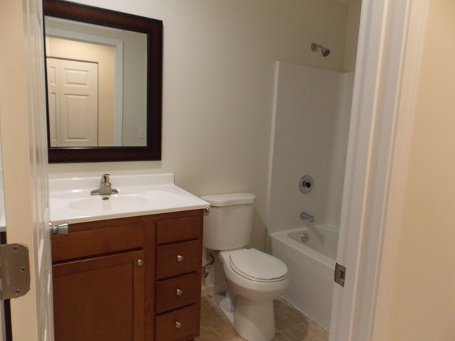 1020 Heritage Ct, Hebron, IL 60034 photo 4