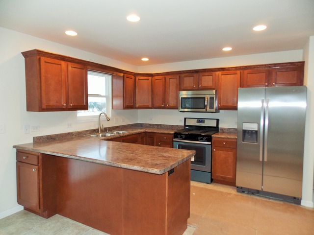 1020 Heritage Ct, Hebron, IL 60034 photo 5