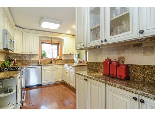 3519 Regent Dr, Hoffman Estates, IL 60067 photo 6