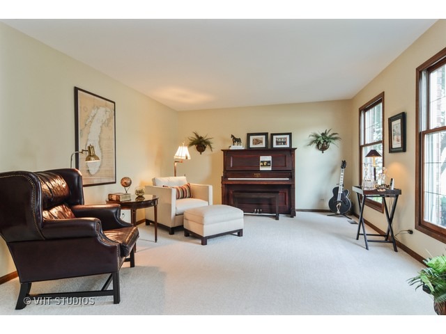 3519 Regent Dr, Hoffman Estates, IL 60067 photo 4