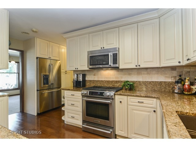 3519 Regent Dr, Hoffman Estates, IL 60067 photo 5