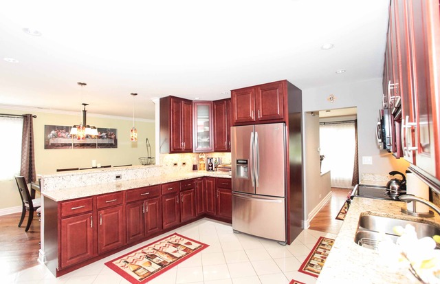421 Lillian Ln, Des Plaines, IL 60016 photo 9