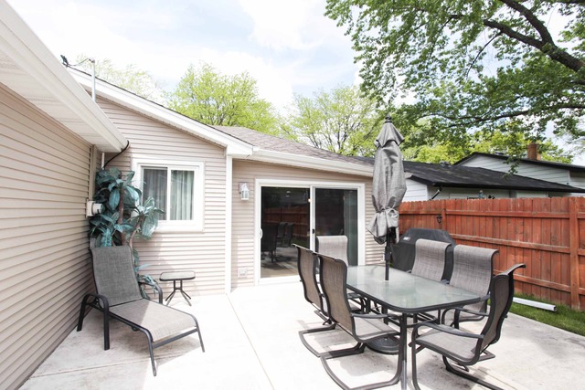 421 Lillian Ln, Des Plaines, IL 60016 photo 22