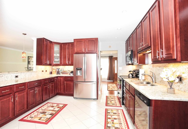 421 Lillian Ln, Des Plaines, IL 60016 photo 8