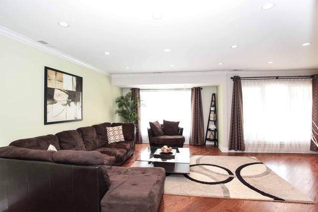 421 Lillian Ln, Des Plaines, IL 60016 photo 4