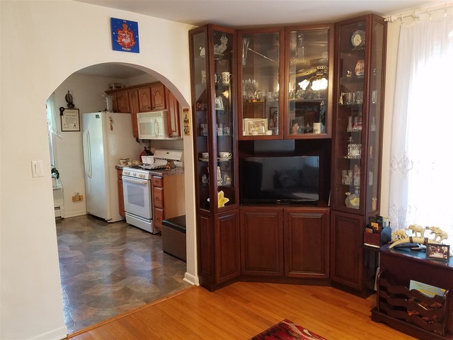 411 S Lyman Ave, Des Plaines, IL 60016 photo 12