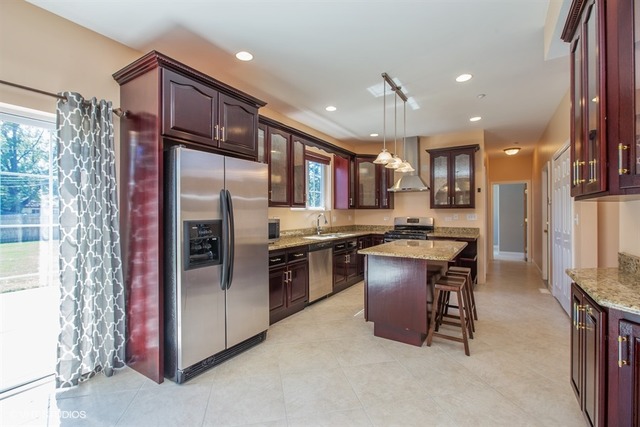 275 W Thacker St, Hoffman Estates, IL 60169 photo 5