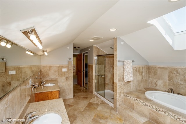 275 W Thacker St, Hoffman Estates, IL 60169 photo 10