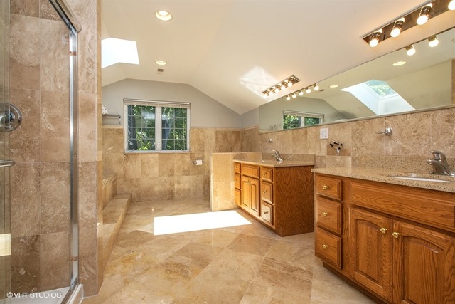 275 W Thacker St, Hoffman Estates, IL 60169 photo 11