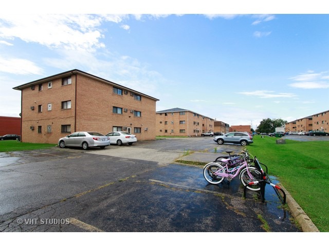 7312 W 86th St #3A, Bridgeview, IL 60455 photo 2