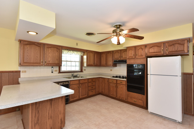 704 S Riverside Dr, Mchenry, IL 60050 photo 5