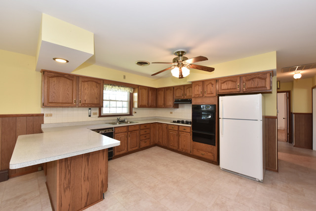 704 S Riverside Dr, Mchenry, IL 60050 photo 4