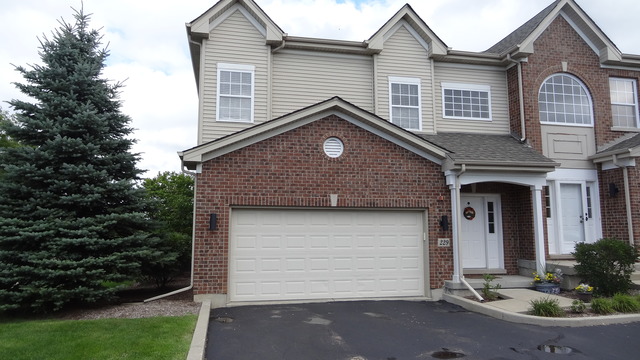 229 Walker Dr, Elburn, IL 60119 photo 1