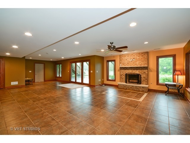 38 W630 Hopps Rd, Elgin, IL 60124 photo 8