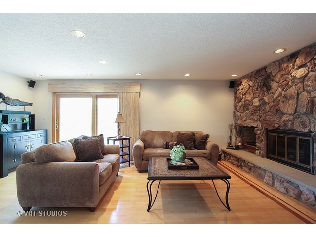 175 Fairview Ln, Northbrook, IL 60062 photo 6