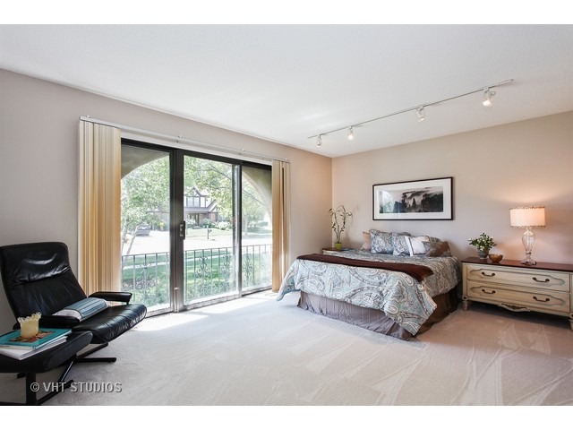 175 Fairview Ln, Northbrook, IL 60062 photo 9