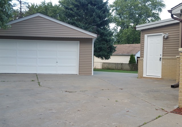 150 Bradley Ln, Hoffman Estates, IL 60169 photo 22