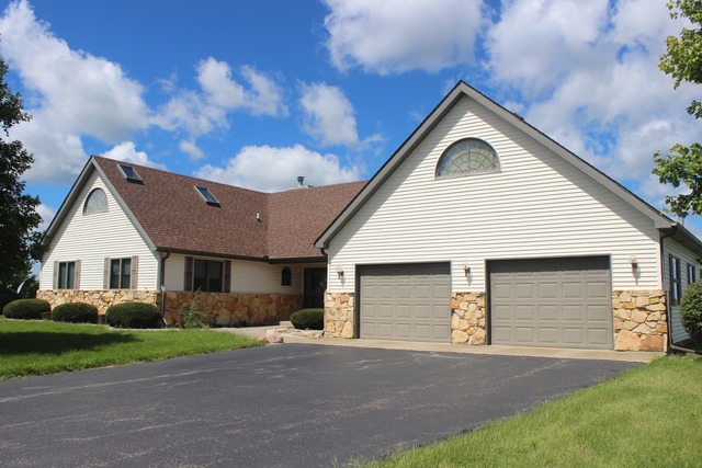 870 E Harper Dr, Morris, IL 60450 photo 1