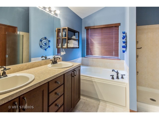 1608 Wyndham Ct, Plainfield, IL 60586 photo 12