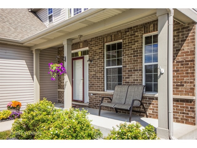 1608 Wyndham Ct, Plainfield, IL 60586 photo 2