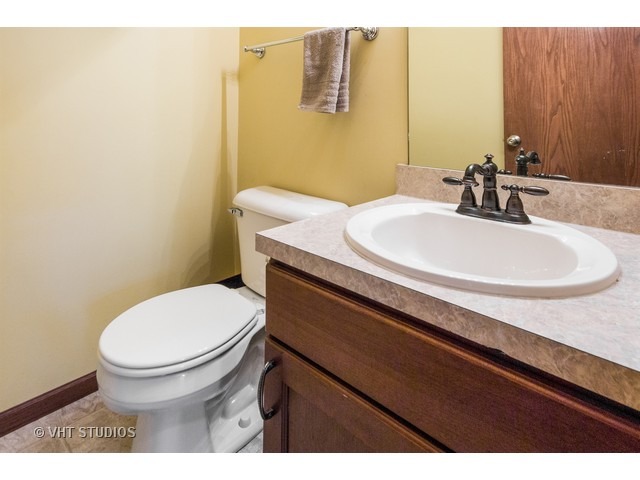 1608 Wyndham Ct, Plainfield, IL 60586 photo 10