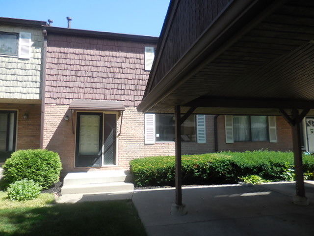 1668 Ottawa Ct, Wheeling, IL 60090 photo 2