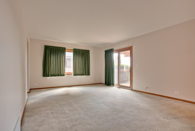 5813 Greenview Rd, Oakwood Hills, IL 60013 photo 8
