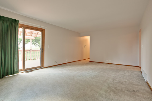 5813 Greenview Rd, Oakwood Hills, IL 60013 photo 10