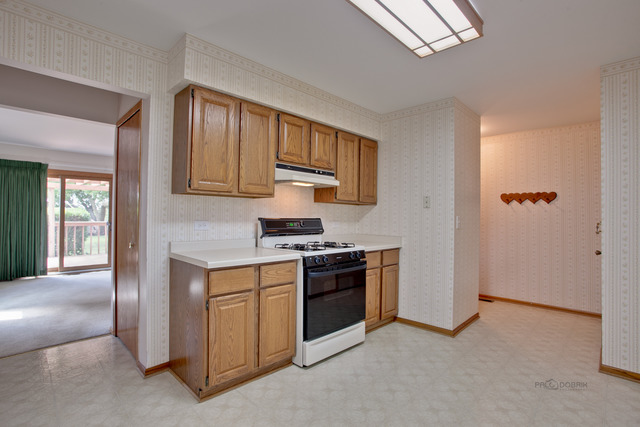 5813 Greenview Rd, Oakwood Hills, IL 60013 photo 7