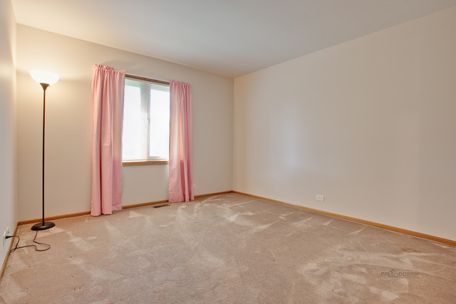 5813 Greenview Rd, Oakwood Hills, IL 60013 photo 14