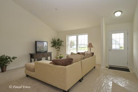 819 Hanson Ave, Mchenry, IL 60050 photo 4