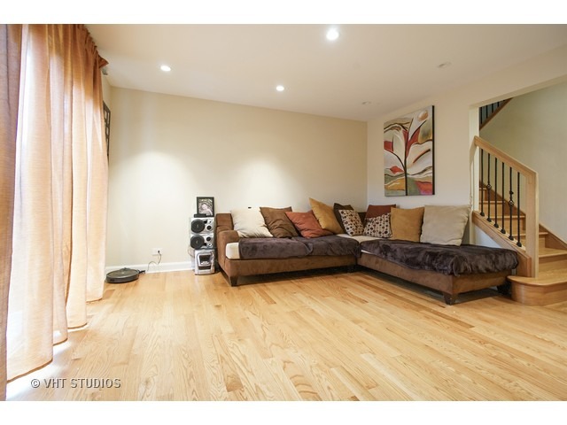 412 Arrow Trl, Wheeling, IL 60090 photo 2