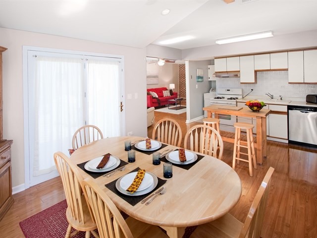 1880 Chippendale Rd, Hoffman Estates, IL 60169 photo 19