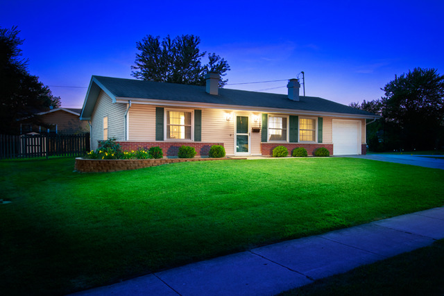 1880 Chippendale Rd, Hoffman Estates, IL 60169 photo 1