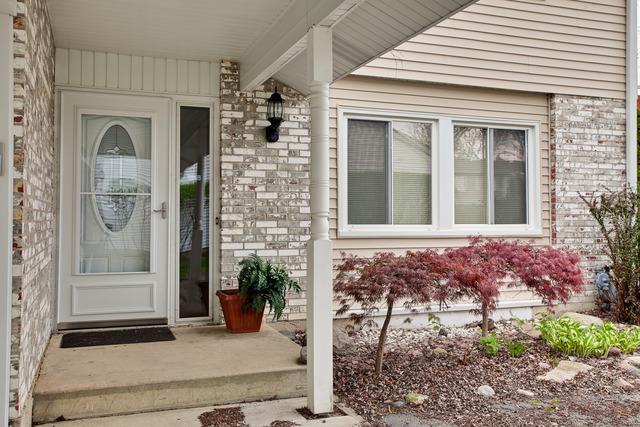 103 Norwood Ct, Rolling Meadows, IL 60008 photo 2
