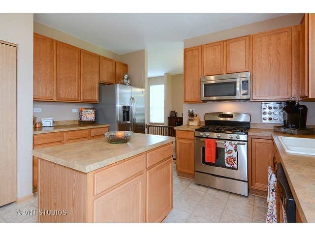 7007 Twin Falls Dr, Plainfield, IL 60586 photo 4