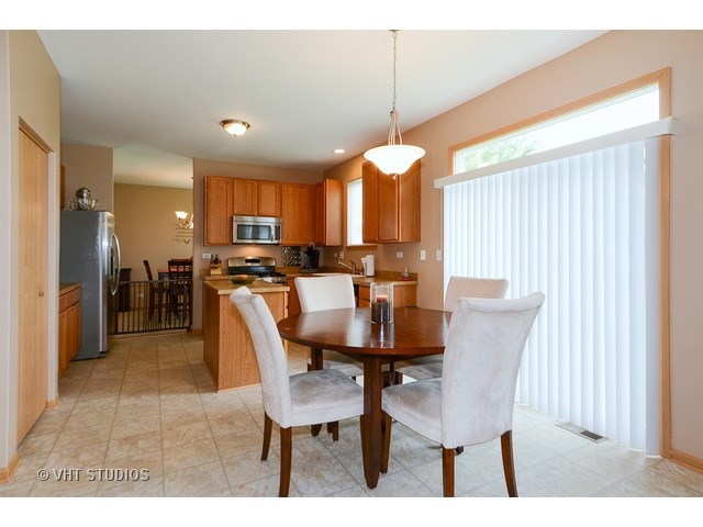 7007 Twin Falls Dr, Plainfield, IL 60586 photo 5