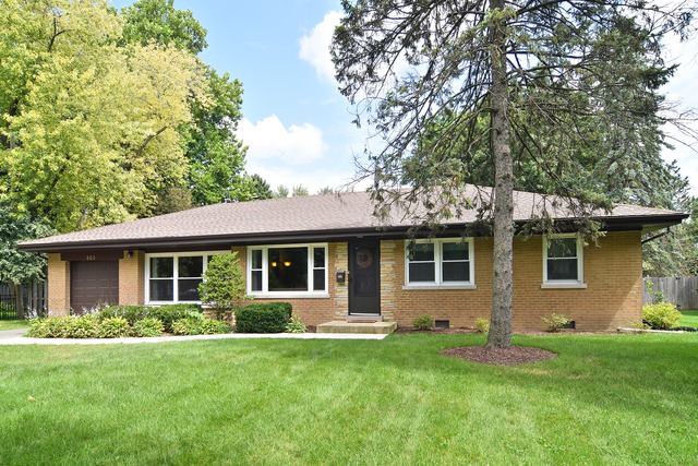 903 Crest St, Wheaton, IL 60187 photo 1