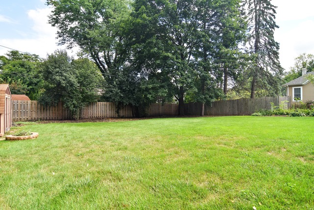 903 Crest St, Wheaton, IL 60187 photo 12