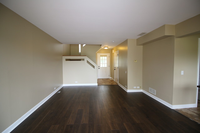1834 Pebble Beach Cir, Elgin, IL 60123 photo 3