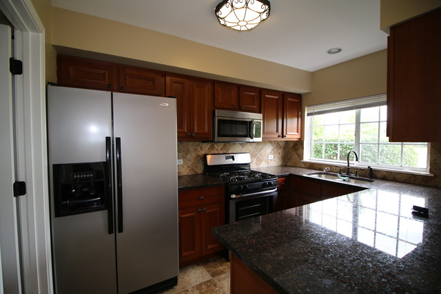 1834 Pebble Beach Cir, Elgin, IL 60123 photo 6
