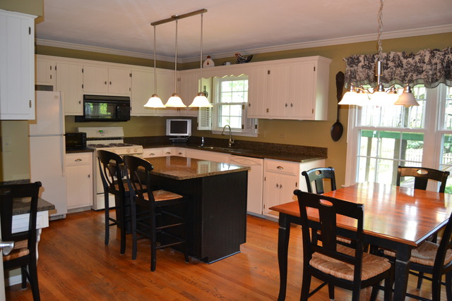 17 Citation Cir, Wheaton, IL 60189 photo 4