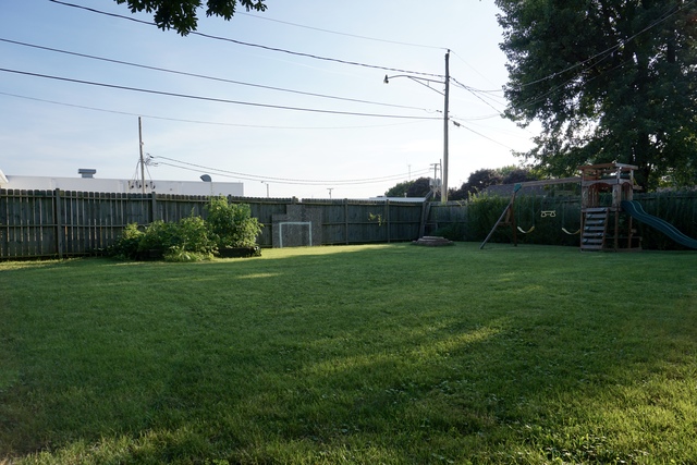 114 Homewood Dr, Genoa, IL 60135 photo 14
