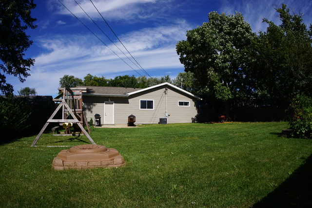 114 Homewood Dr, Genoa, IL 60135 photo 13