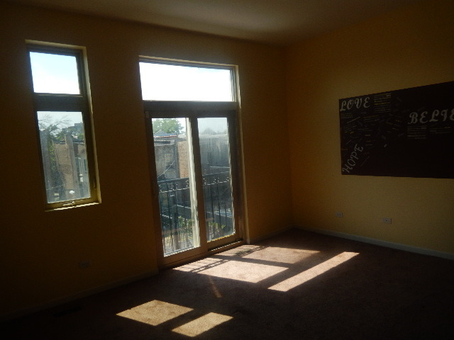 4322 S Berkeley Ave #2, Chicago, IL 60653 photo 9