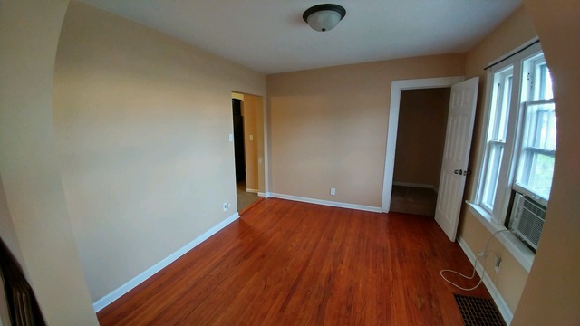539 S State St, Aurora, IL 60505 photo 2