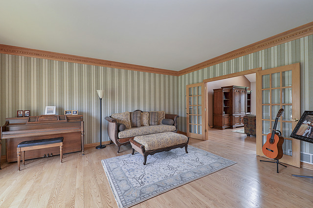 5 N390 Robin Ln, Wayne, IL 60184 photo 8