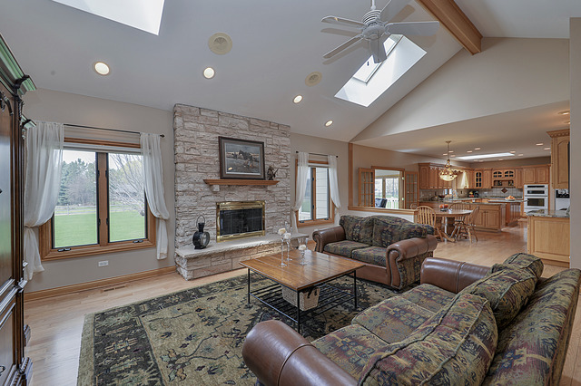 5 N390 Robin Ln, Wayne, IL 60184 photo 3
