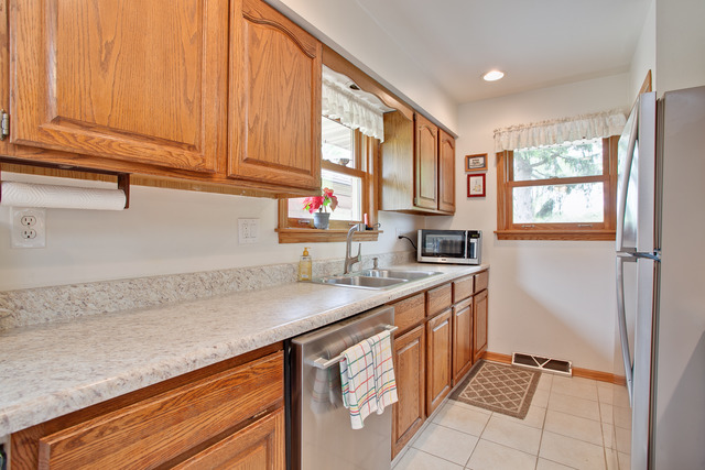 610 E Nerge Rd, Roselle, IL 60172 photo 8
